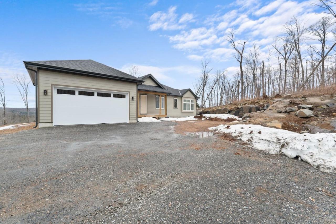 Muskoka Retreat Stunning Hilltop Views Хантсвилл Экстерьер фото